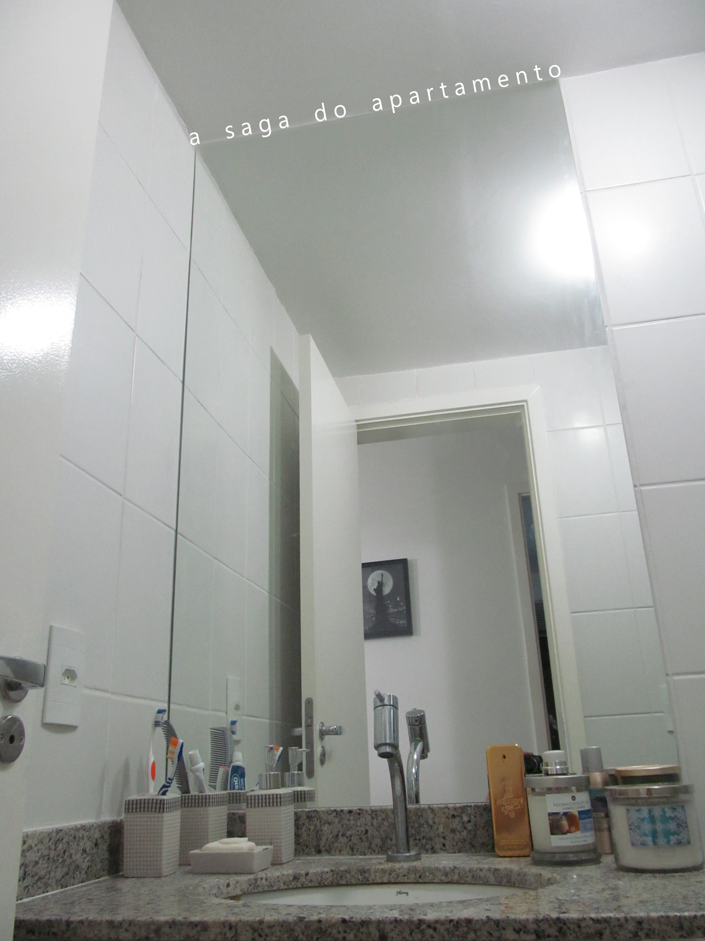 Decorando o Banheiro: Quadros, Espelho e Metais  a saga do 